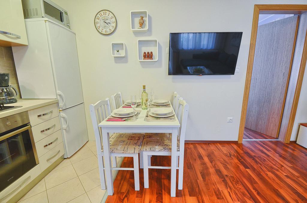 E&E Apartment Arena With Free Private Parking Pula Luaran gambar